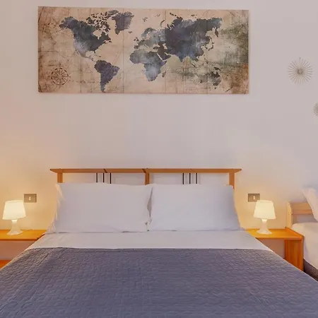 Guesthost - Station Essential With Parking