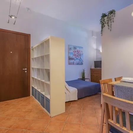 Station Essential With Parking * 费拉拉