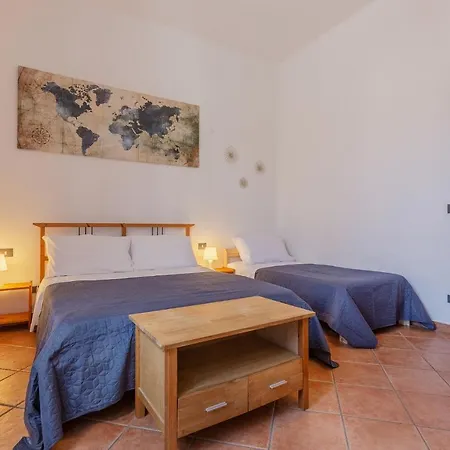 Station Essential With Parking 公寓