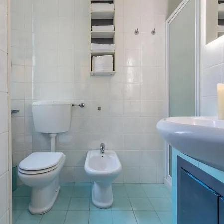 아파트 Guesthost - Station Essential With Parking *