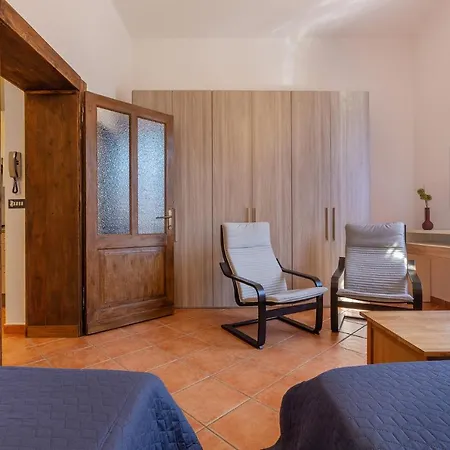 Station Essential With Parking فيرّارا