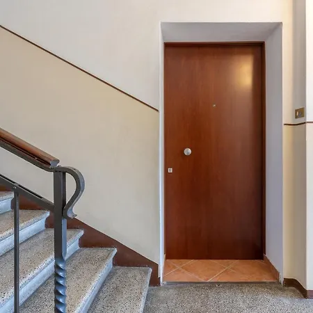 아파트 Guesthost - Station Essential With Parking 페라라