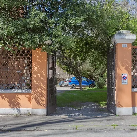 아파트 Guesthost - Station Essential With Parking