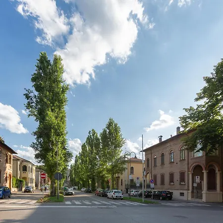 Guesthost - Station Essential With Parking 아파트