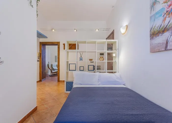 Guesthost - Station Essential With Parking * Ferrara