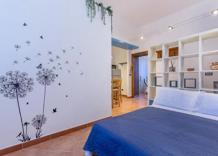 Guesthost - Station Essential With Parking