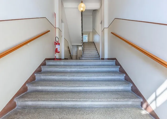 Guesthost - Station Essential With Parking Appartement